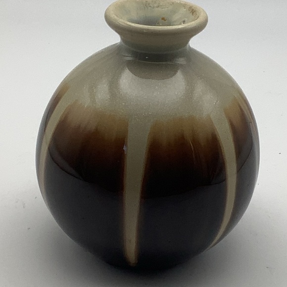 Tan & Brown Round Pottery Vase - Picture 1 of 7